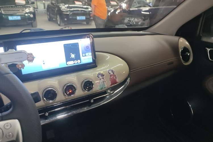 Used Wuling Bingo 2023 333 km Lingxi Connected Version Center Console