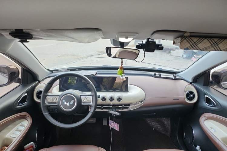 Used Wuling Bingo 2023 410 km Lingxi Deluxe Edition Center Console