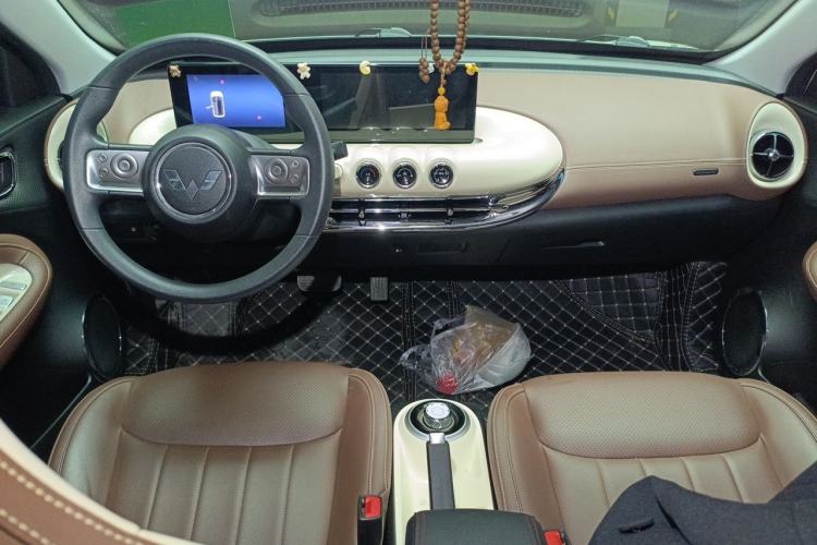 Used Wuling Bingo 2023 203km Comfort Edition Center Console