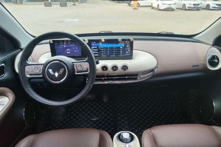 Used Wuling Bingo 2023 203km Comfort Edition Center Console
