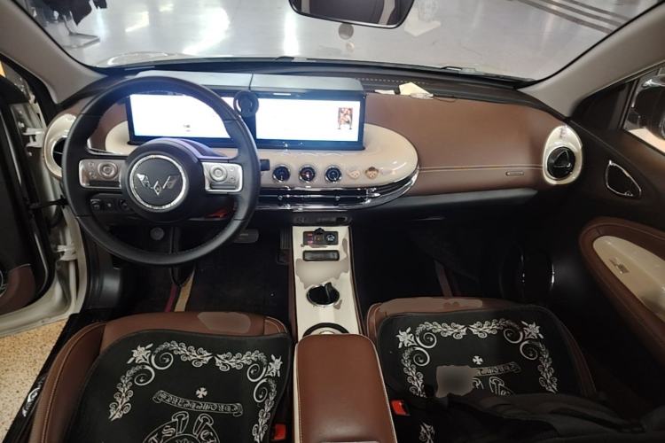Used Wuling Bingo 2023 410 km Lingxi Deluxe Edition Center Console