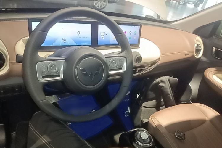 Used Wuling Bingo 2023 333 km Lingxi Connected Version Center Console