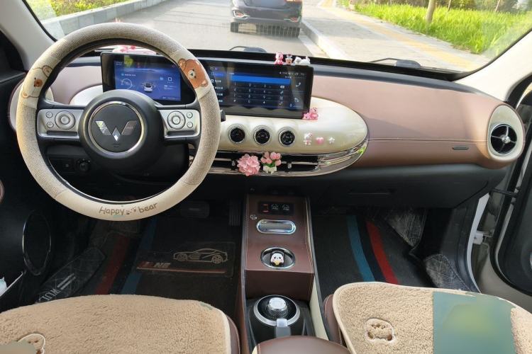 Used Wuling Bingo 2023 203km Comfort Edition Center Console
