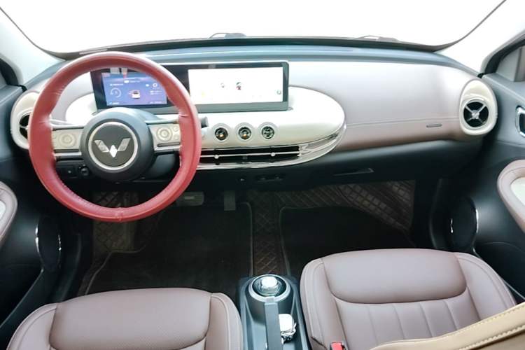 Used Wuling Bingo 2023 203km Comfort Edition Center Console