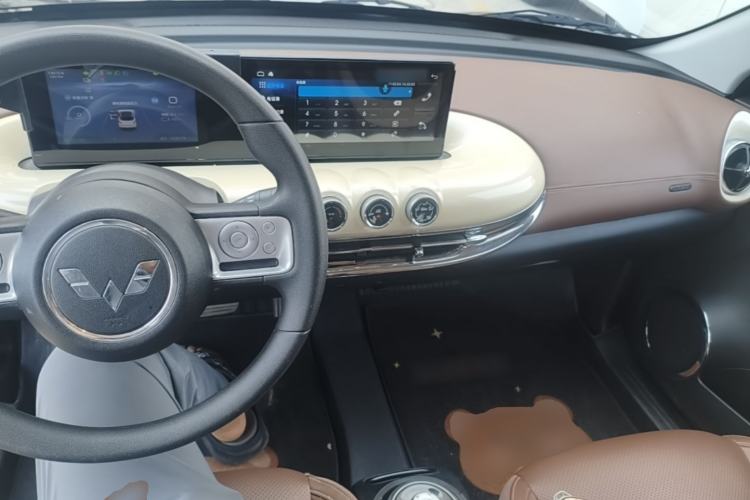 Used Wuling Bingo 2023 203km Comfort Edition Center Console