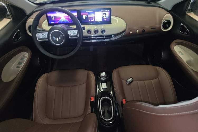 Used Wuling Bingo 2023 410 km Lingxi Deluxe Edition Center Console