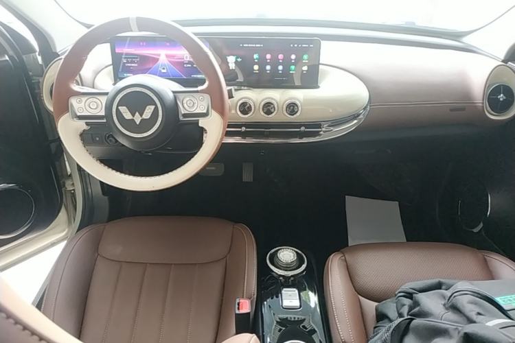Used Wuling Bingo 2023 410 km Lingxi Deluxe Edition Center Console