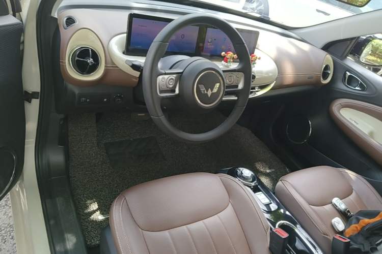 Used Wuling Bingo 2023 410 km Lingxi Deluxe Edition Center Console