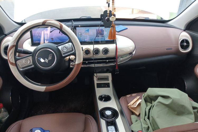 Used Wuling Bingo 2023 410 km Lingxi Deluxe Edition Center Console