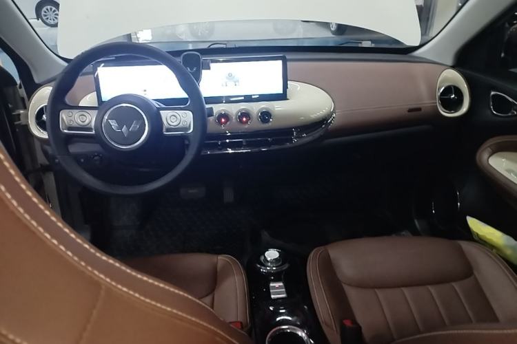 Used Wuling Bingo 2023 410 km Lingxi Deluxe Edition Center Console