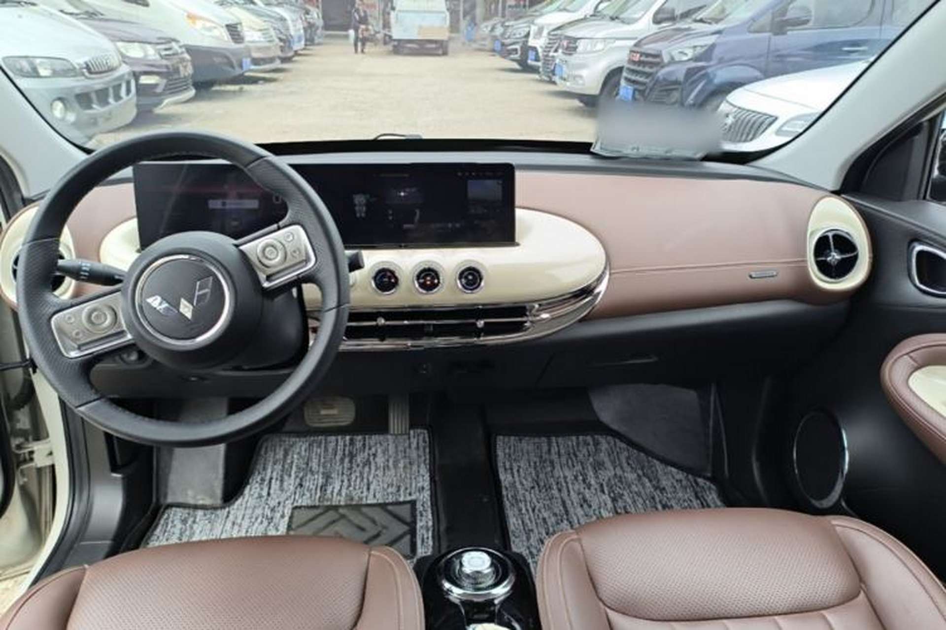 Used Wuling Bingo 2023 410 km Lingxi Deluxe Edition Center Console