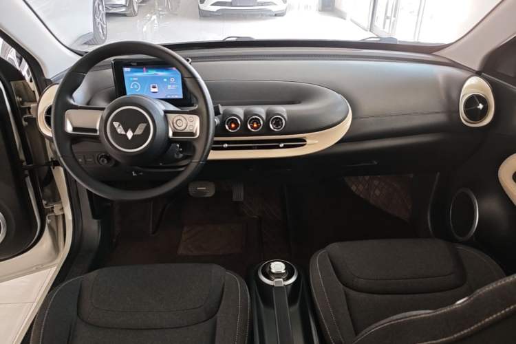 Used Wuling Bingo 2023 203km Light Edition Center Console