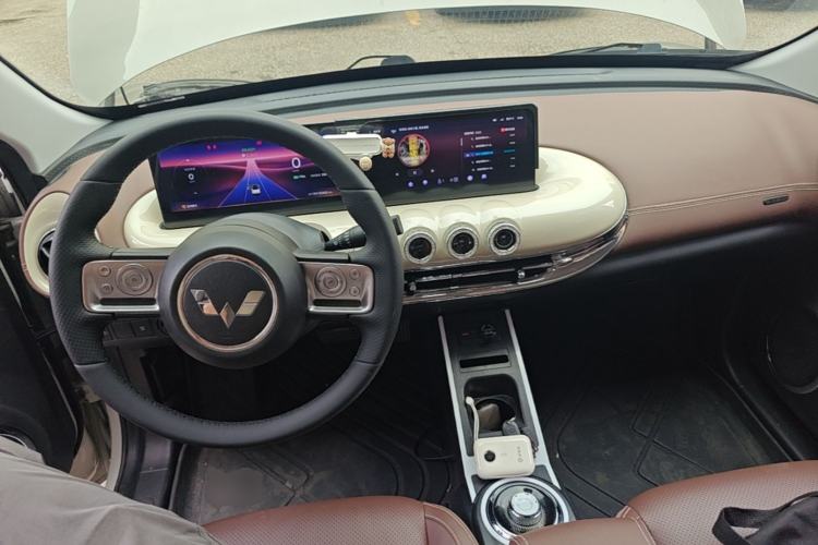 Used Wuling Bingo 2023 333 km Lingxi Connected Version Center Console