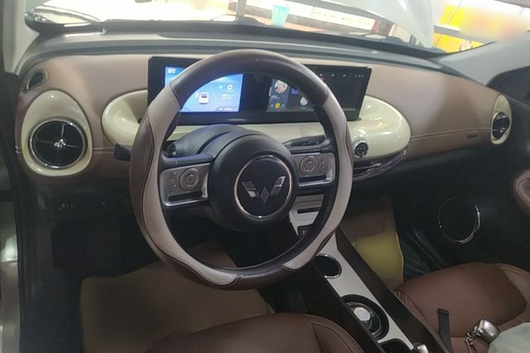 Used Wuling Bingo 2023 203km Comfort Edition Center Console