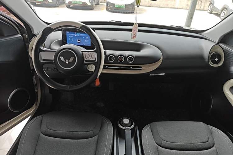 Used Wuling Bingo 2023 203km Light Edition Center Console