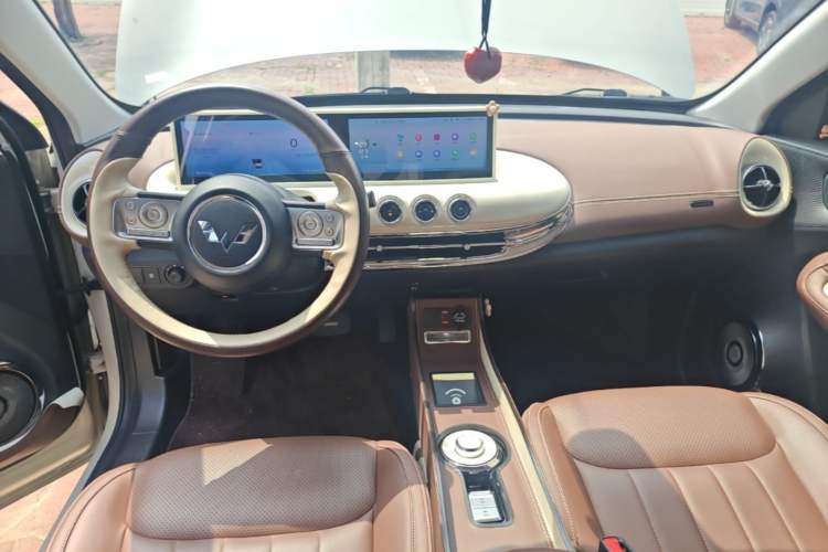 Used Wuling Bingo 2023 410 km Lingxi Deluxe Edition Center Console
