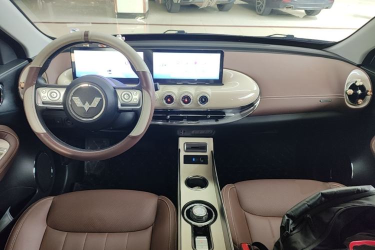 Used Wuling Bingo 2023 333 km Lingxi Connected Version Center Console