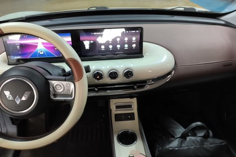 Used Wuling Bingo 2023 410 km Lingxi Deluxe Edition Center Console