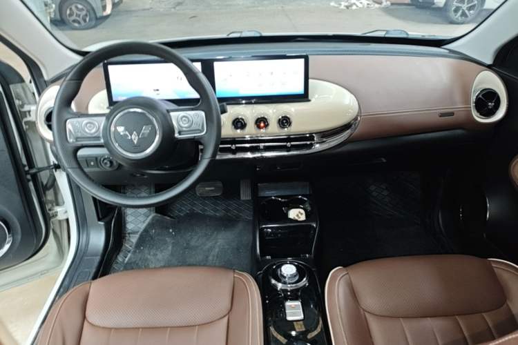 Used Wuling Bingo 2023 333 km Lingxi Connected Version Center Console