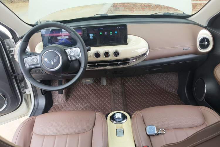 Used Wuling Bingo 2023 333 km Lingxi Connected Version Center Console