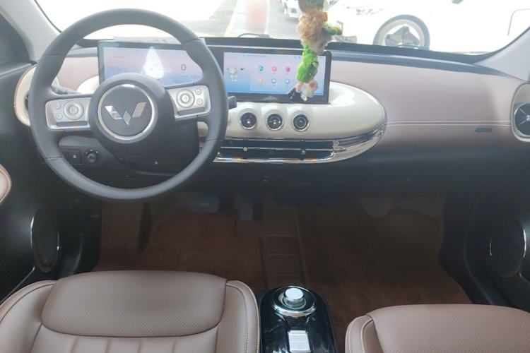 Used Wuling Bingo 2023 410 km Lingxi Deluxe Edition Center Console