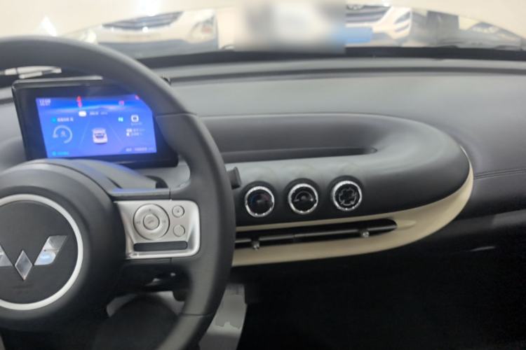 Used Wuling Bingo 2023 203km Light Edition Center Console