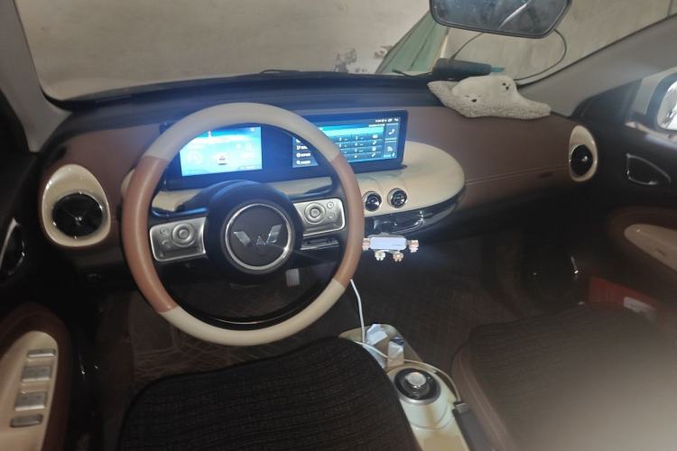 Used Wuling Bingo 2023 203km Comfort Edition Center Console