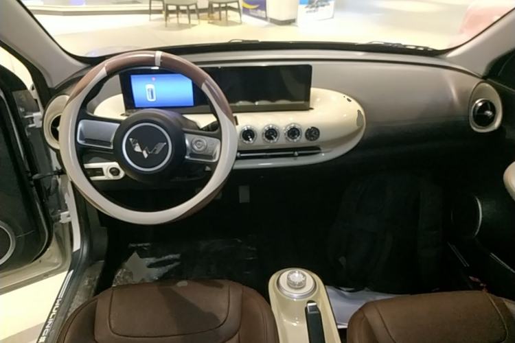 Used Wuling Bingo 2023 203km Light Edition Center Console