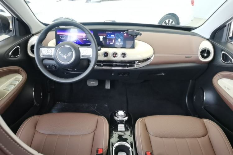 Used Wuling Bingo 2023 410 km Lingxi Deluxe Edition Center Console