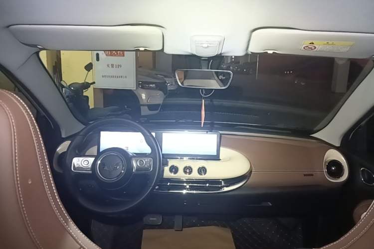 Used Wuling Bingo 2023 410 km Lingxi Deluxe Edition Center Console