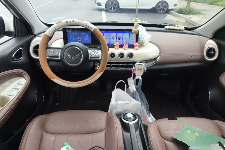 Used Wuling Bingo 2023 203km Comfort Edition Center Console