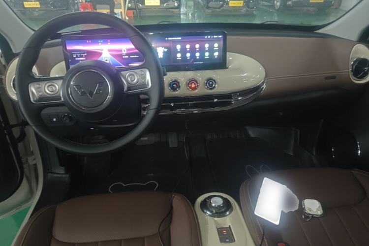 Used Wuling Bingo 2023 410 km Lingxi Deluxe Edition Center Console