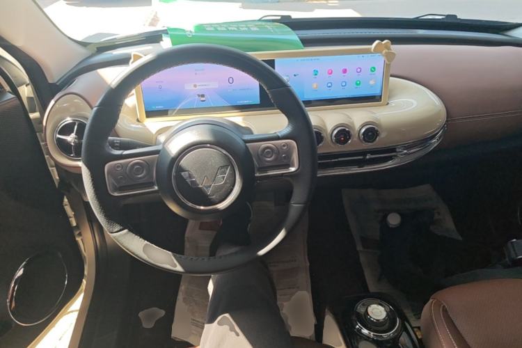 Used Wuling Bingo 2023 410 km Lingxi Deluxe Edition Center Console