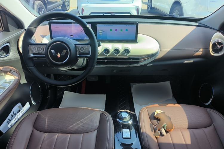 Used Wuling Bingo 2023 410 km Lingxi Deluxe Edition Center Console