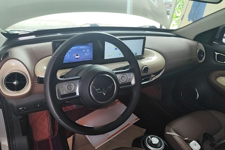 Used Wuling Bingo 2023 203km Comfort Edition Center Console