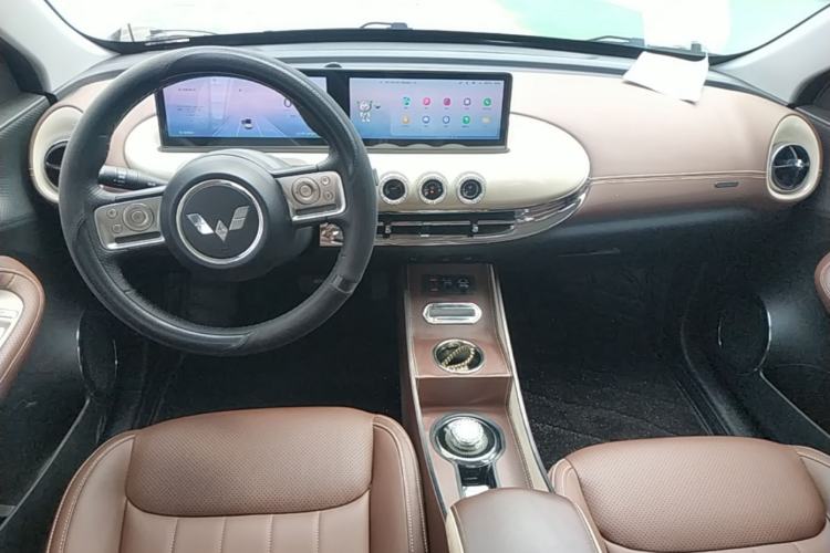 Used Wuling Bingo 2023 410 km Lingxi Deluxe Edition Center Console