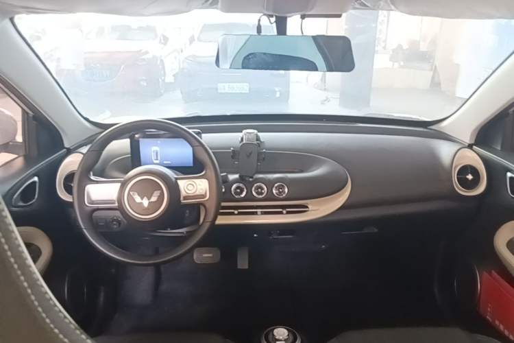 Used Wuling Bingo 2023 203km Light Edition Center Console