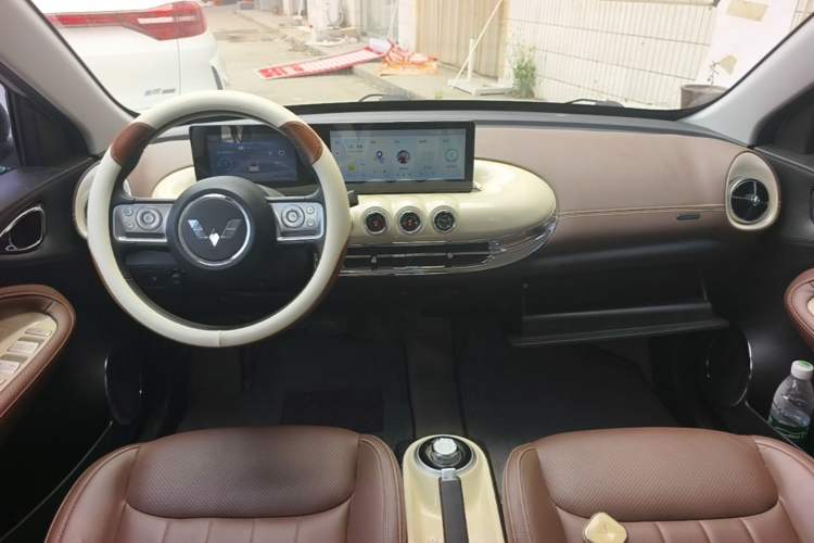 Used Wuling Bingo 2023 203km Comfort Edition Center Console