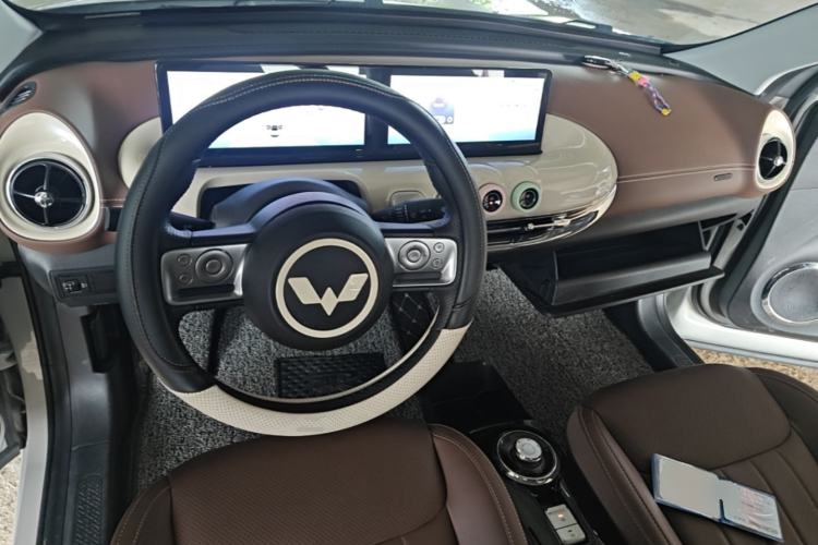 Used Wuling Bingo 2023 410 km Lingxi Deluxe Edition Center Console