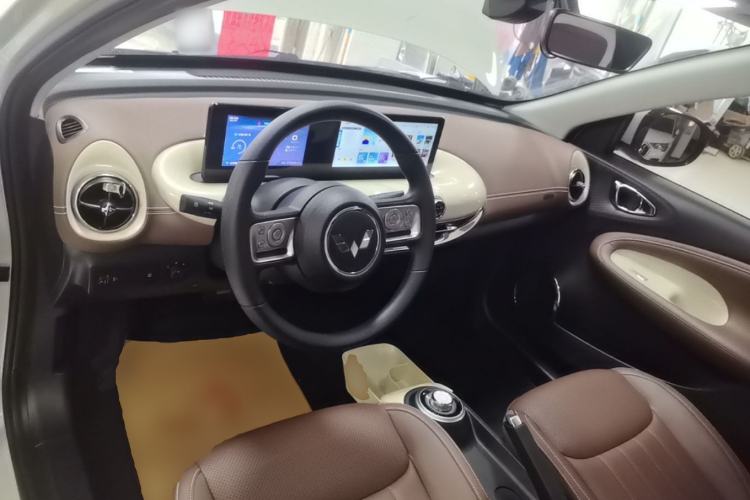 Used Wuling Bingo 2023 203km Comfort Edition Center Console