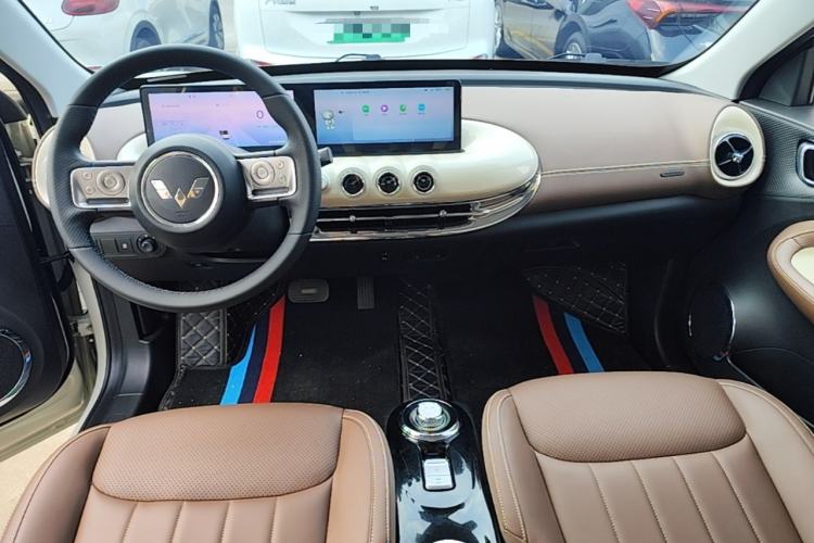 Used Wuling Bingo 2023 410 km Lingxi Deluxe Edition Center Console