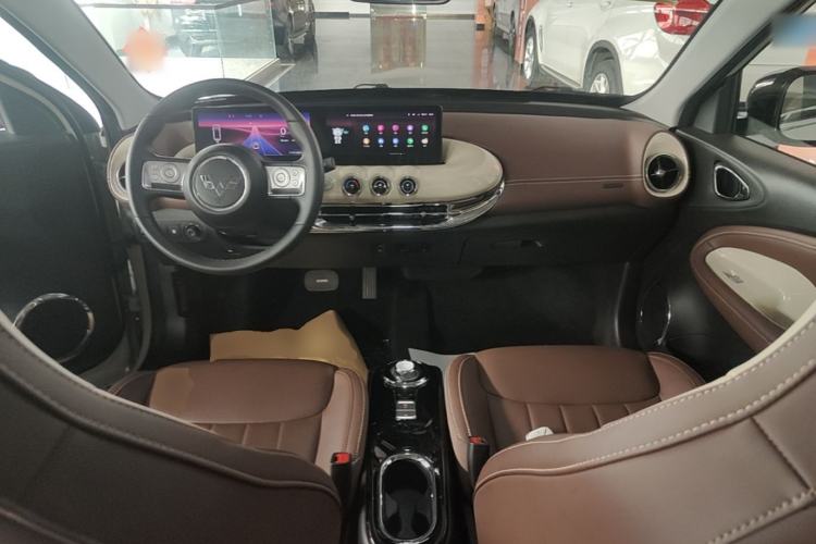 Used Wuling Bingo 2023 410 km Lingxi Deluxe Edition Center Console