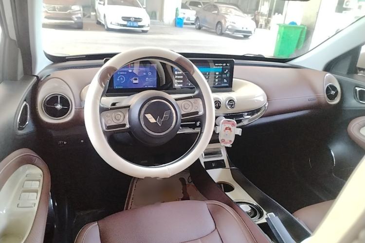 Used Wuling Bingo 2023 203km Comfort Edition Center Console