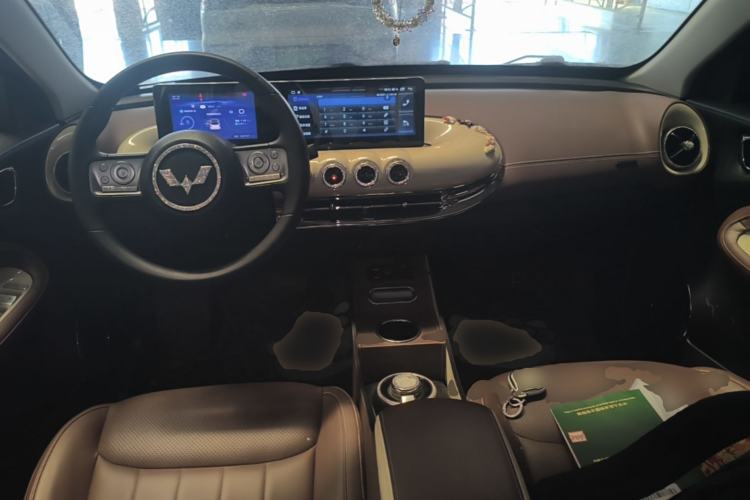 Used Wuling Bingo 2023 203km Comfort Edition Center Console
