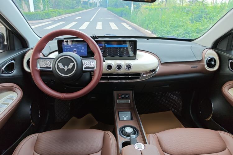 Used Wuling Bingo 2023 203km Comfort Edition Center Console