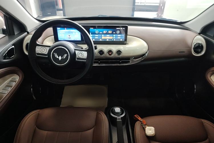 Used Wuling Bingo 2023 203km Comfort Edition Center Console