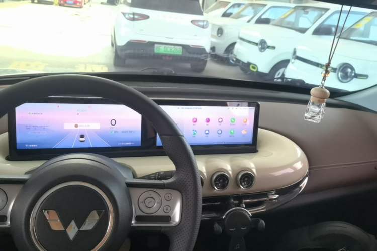 Used Wuling Bingo 2023 410 km Lingxi Deluxe Edition Center Console