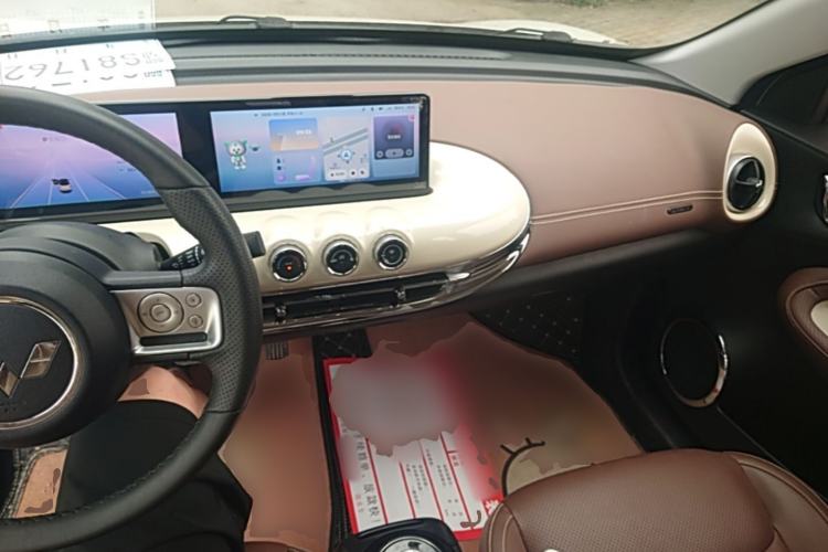 Used Wuling Bingo 2023 410 km Lingxi Deluxe Edition Center Console