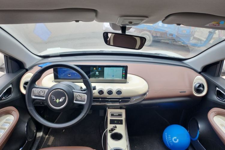 Used Wuling Bingo 2023 203km Comfort Edition Center Console
