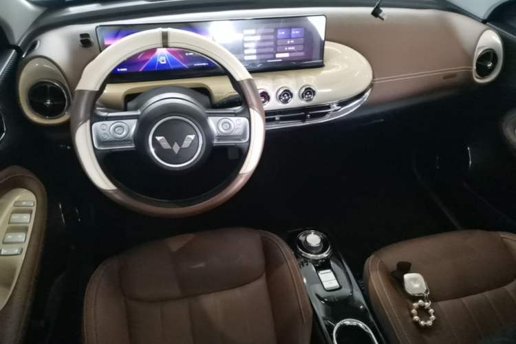 Used Wuling Bingo 2023 333 km Lingxi Connected Version Center Console